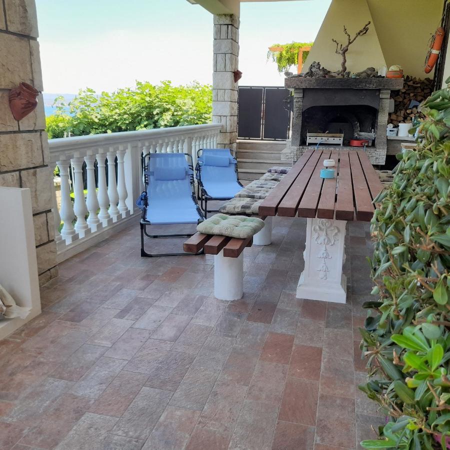 Apartmaji Pri Bosi Nogi إيزولا المظهر الخارجي الصورة