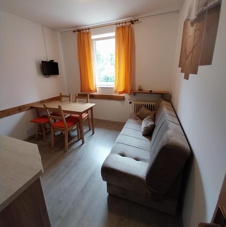 Apartmaji Pri Bosi Nogi إيزولا المظهر الخارجي الصورة