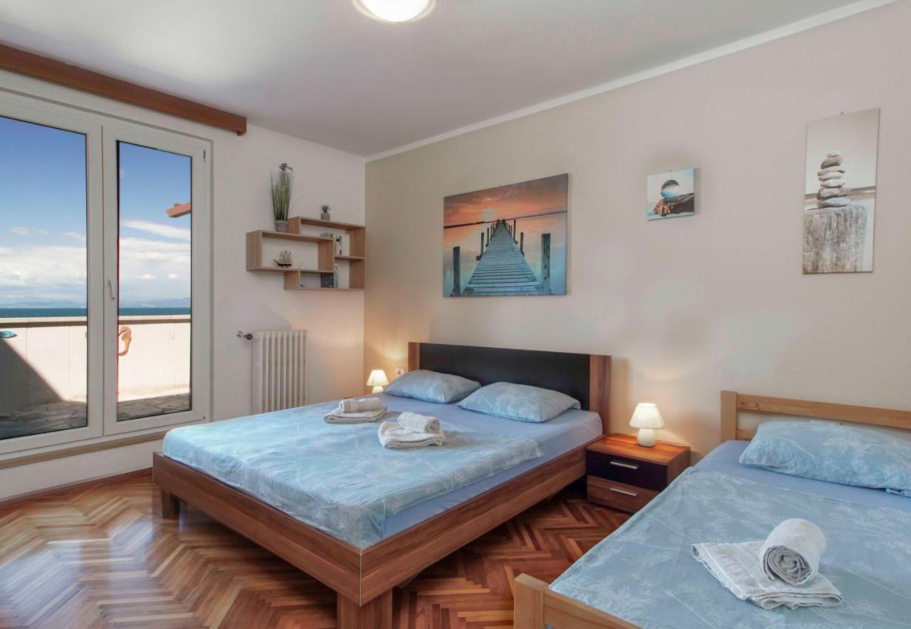Apartmaji Pri Bosi Nogi إيزولا المظهر الخارجي الصورة