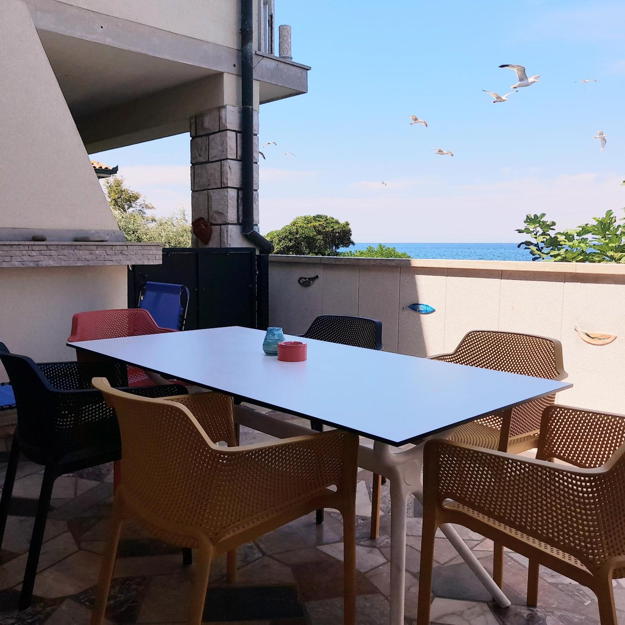 Apartmaji Pri Bosi Nogi إيزولا المظهر الخارجي الصورة